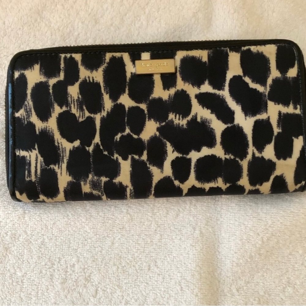 Kate Spade Neda Lindenwood zip-around wallet